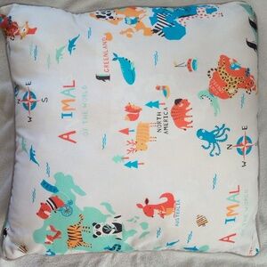 Throw Pillows EUC Animals Large Set of 2 Trimmed in Gray fleece Back